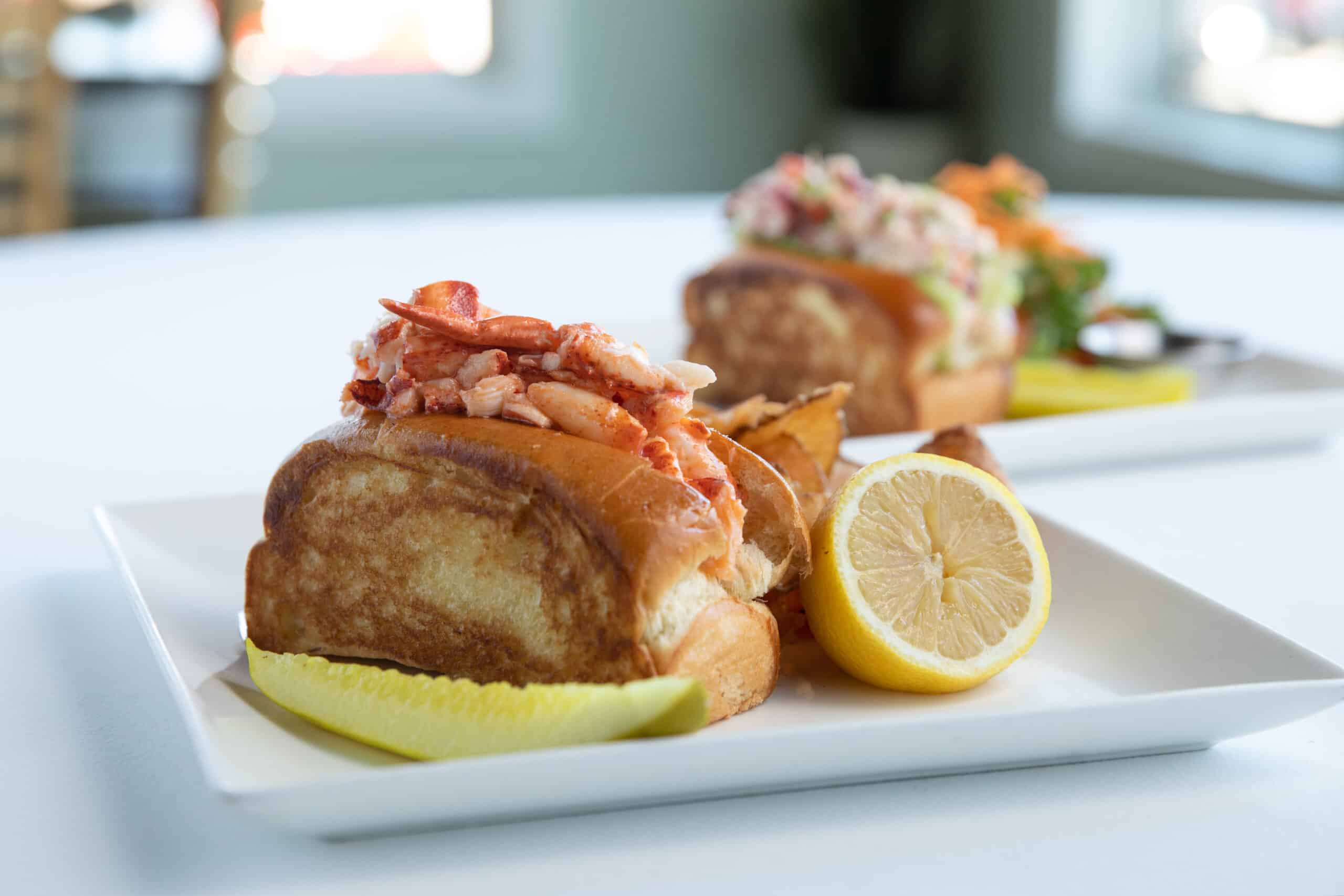 0J5A3924 FINAL LOBSTER ROLL 1